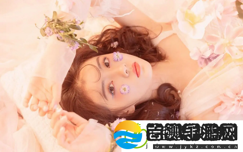 瞒着老公加班的HR中字意想不到的秘密-网友曝光：感情和事业都揪心！