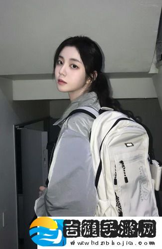暴躁少女csgo免费观看，带你体验游戏的疯狂与乐趣，网友：她的表现真是让人惊艳！