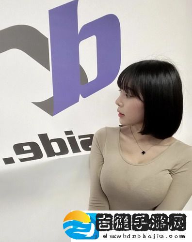 坤坤寒进桃子里嗟嗟嗟视频，奇特场景引热议，网友：这也太搞笑了！