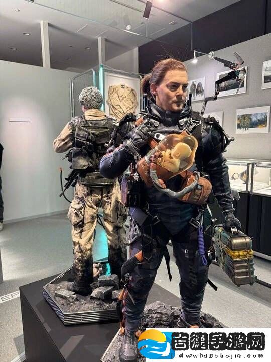 大阪死亡搁浅展会真人等高雕塑