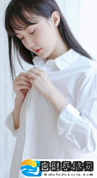 女班长被❌c 扒衣服作文文字游戏、恶意传播，网友：绝非玩笑！必须严惩！