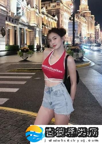 唇齿美国1990大尺码为何火出圈？设计哲学与真实身材的无缝连接