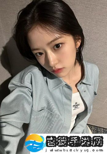 当女被 c 黄扒衣服直播成热搜第一，网友齐呼：不要让网络暴力变成娱乐狂欢!