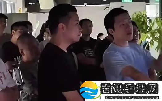 哪吒2导演饺子突然宣布闭关