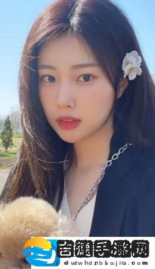 丰满的 子2理伦身曲线、风韵,网友: 曼妙身姿，令人心动！