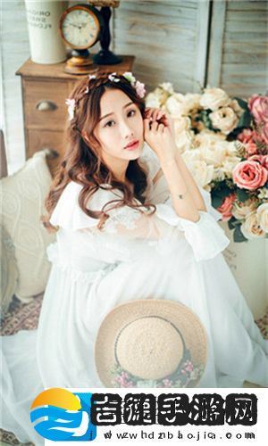 韩美女胸罩㊙️露出奶头视频火辣合集, 网友: 简直是视觉盛宴，让人欲罢不能！