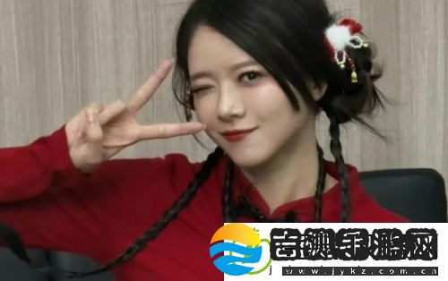 女主持骆歆称喜欢大40岁的