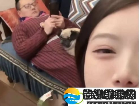 女主持骆歆称喜欢大40岁的