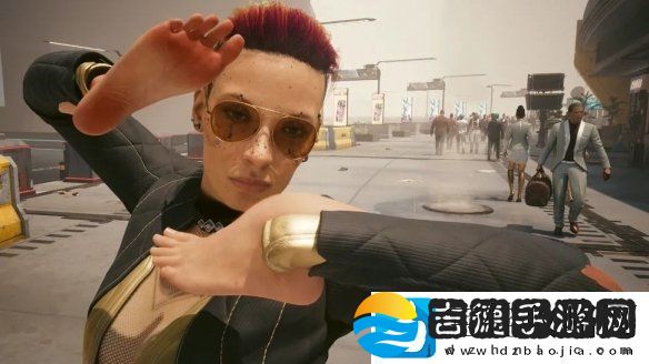 这下真用脚玩游戏了！赛博朋克2077整活MOD将双手变成了脚