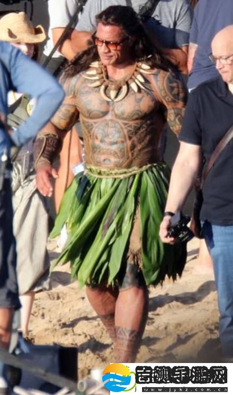 不是增肌更大了!强森承认在海洋奇缘穿了特制服装