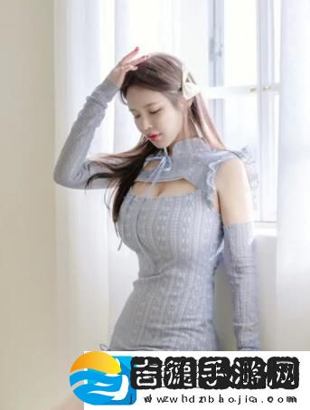 女性裸体下面㊙️无遮挡身体凝视、欲望陷阱，网友：病态审美的牺牲品？
