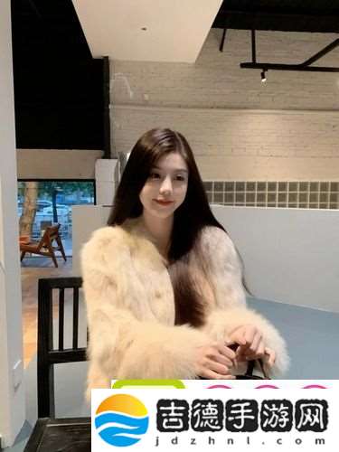 一边下奶一吃敷视频好几个人