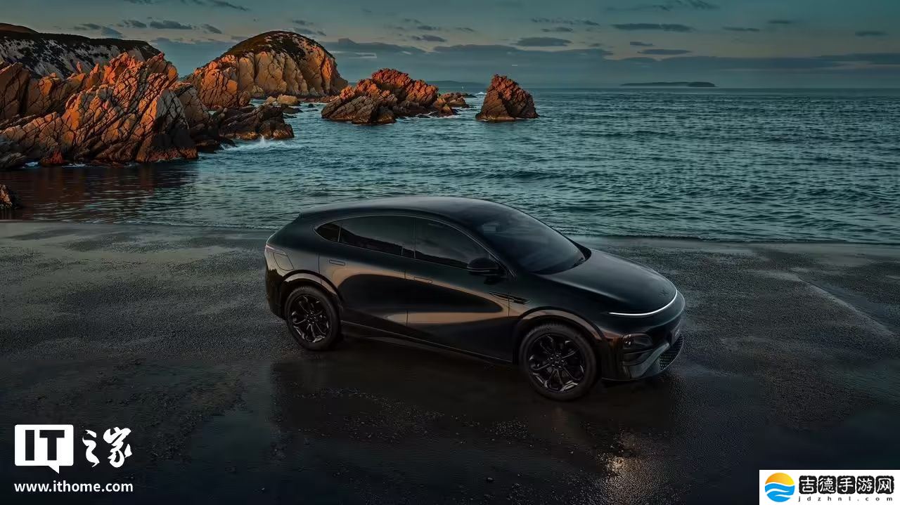 2025 款小鹏 G6 轿跑 SUV 汽车中控屏采用天马显示总成解决方案