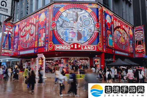 名创优品2024财报亮眼:海外营收飙升,全球门店突破新里程碑!