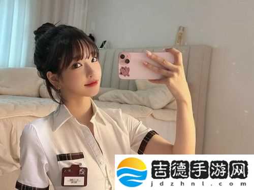 免费看网站在线观看人数在哪直播，网友热议：寻找那些能让你畅快观看的直播平台真是太有趣了！