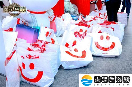 《魔灵召唤》2025长沙站**落幕，召唤师齐聚共燃竞技热情