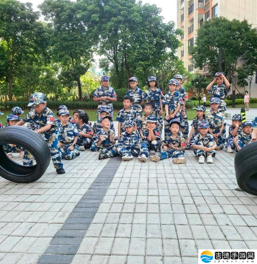 世茂服务军训夏令营：少年蜕变记，夏日成长乐章**奏响！