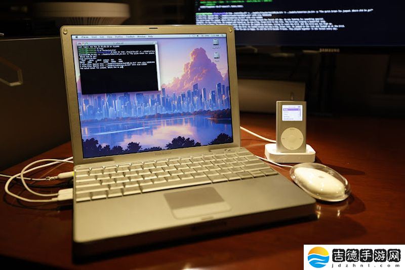 1.5GHz 处理器 + 1GB 内存：20 岁 PowerBook G4 成功运行生成式 AI