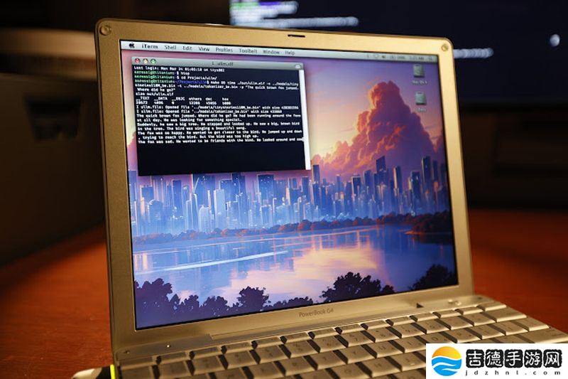 1.5GHz 处理器 + 1GB 内存：20 岁 PowerBook G4 成功运行生成式 AI