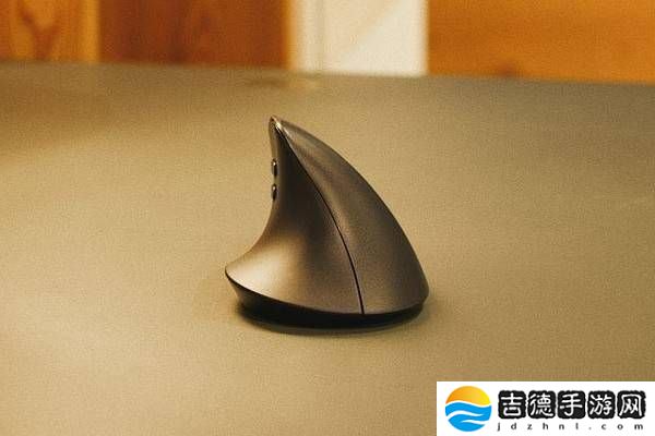 Hansker发布垂直游戏鼠标：搭载高端传感器，51°工学设计护手腕