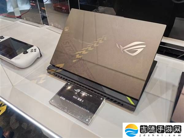 ROG魔霸9系列震撼发布：搭载AMD锐龙9 9955HX3D，畅玩3A大作新体验！