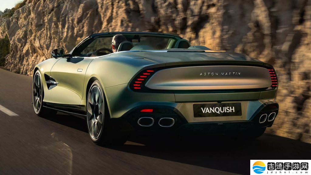 全球最快前置引擎敞篷车：阿斯顿・马丁 Vanquish Volante 咆哮登场，824 马力极速 344 km/h