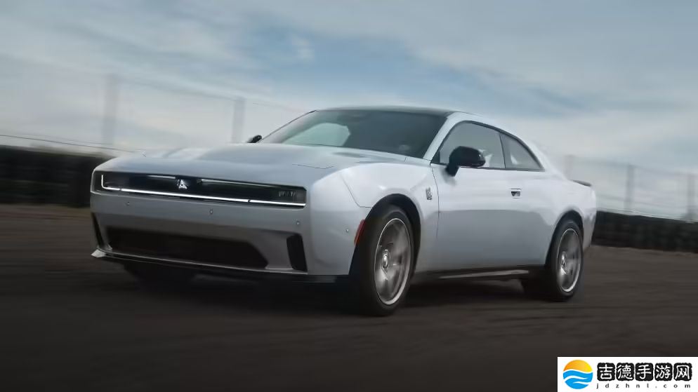“电动肌肉车”遇冷？消息称道奇正积极推进 V8 发动机重返 Charger 车系