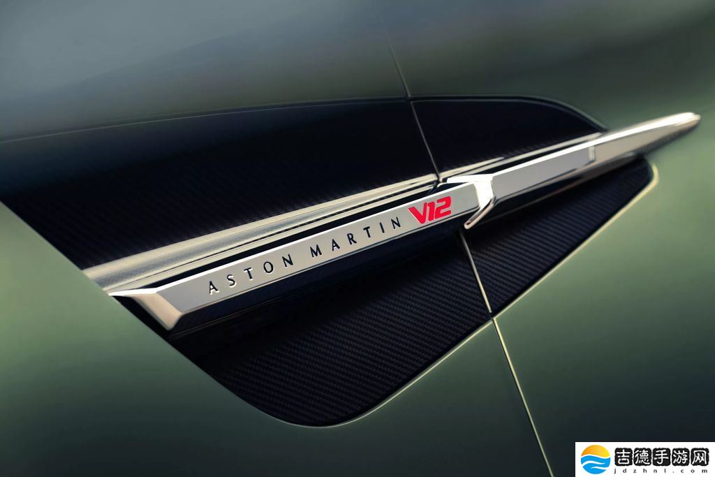 全球最快前置引擎敞篷车：阿斯顿・马丁 Vanquish Volante 咆哮登场，824 马力极速 344 km/h