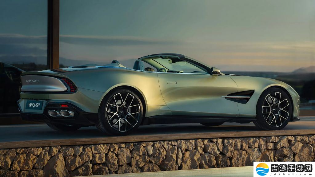 全球最快前置引擎敞篷车：阿斯顿・马丁 Vanquish Volante 咆哮登场，824 马力极速 344 km/h