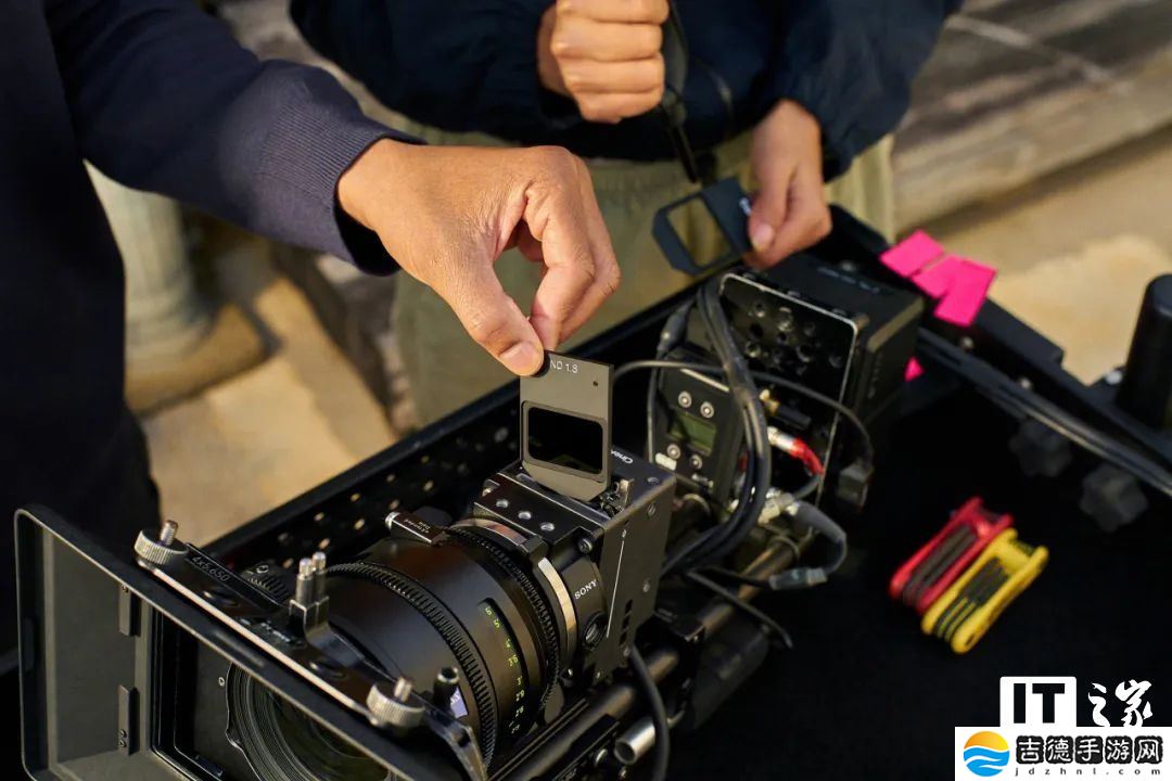 索尼发布 CineAltaV 2 电影机分体拓展系统 Mini，内置 8.6K 全画幅 CMOS 传感器