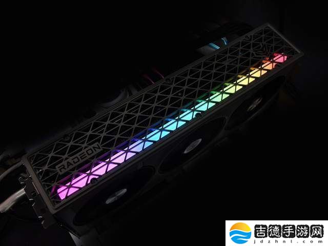 蓝宝石NiTRO+ RX 9070 XT显卡：4K游戏与创作的高性能新选择！