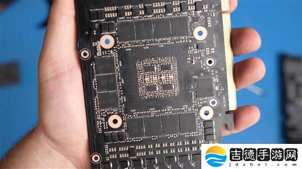RTX 4090显存翻倍至48GB实测：功耗飙升，噪音直逼极限！