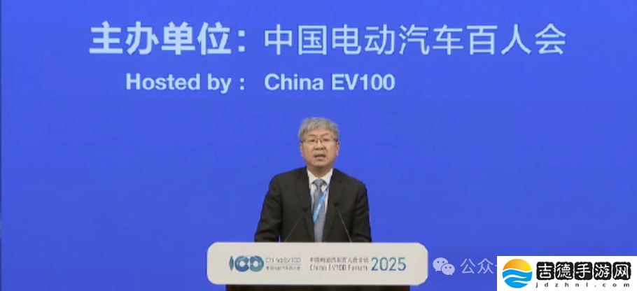 今年车圈大佬见面不互怼了：雷军感慨造车时机好，王传福大谈智驾变革，李斌又把蔚来投入解释了一遍