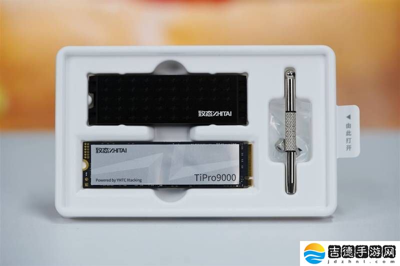 致态TiPro9000 4TB SSD评测：性能巅峰再续，单面设计能否迎来8TB时代？