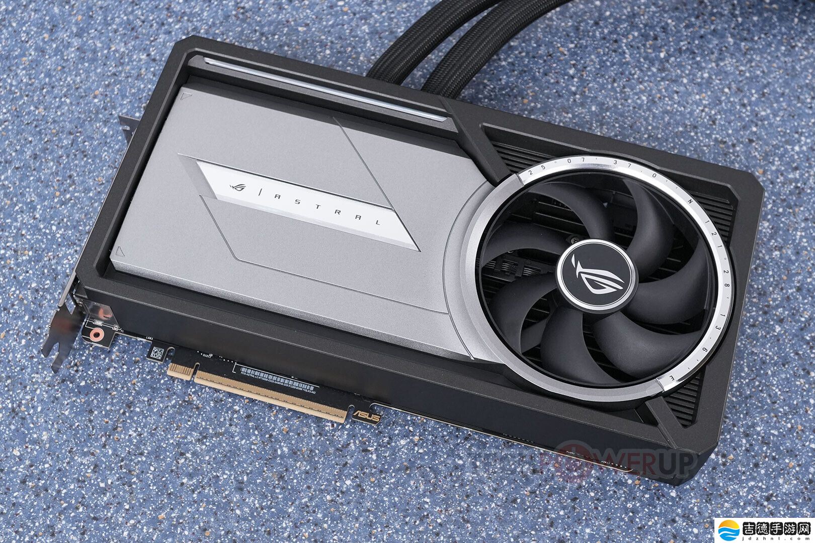 人类的悲喜并不相通：华硕 RTX 5090 夜神显卡爆出 192 个 ROPs“超规格”型号，看齐 RTX PRO 6000
