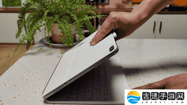 【IT之家评测室】2025 款 iPad Air 体验：M3 芯片带来顶级性能，全能体验进化
